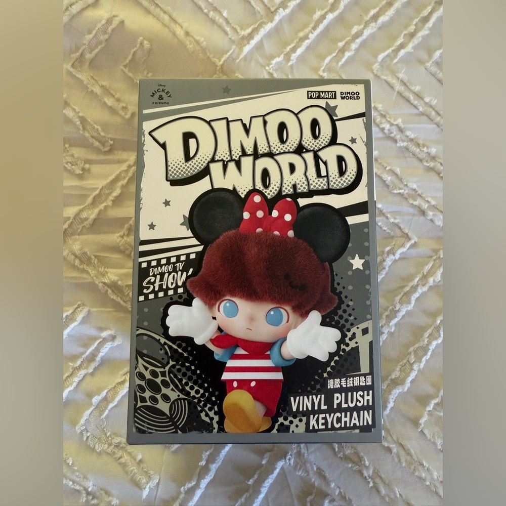 Disney “Donald Duck’s Singing” DIMOO World Vinyl Plush Keychain Blind Box